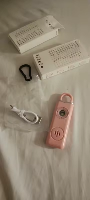 Foto 3 aportada de reseñas externas: alarma personal y accesorios